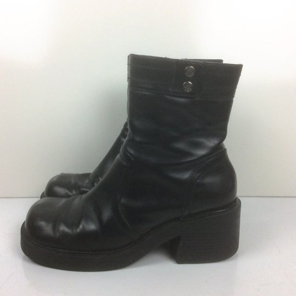 Mudd Shoes - Mudd Black Vintage Y2K Ankle Boots with Chunky Square Heel Size 9.5